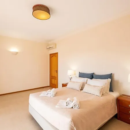 Gale Grande - Bright Airy With A Private Pool فيلة Alto da Pega